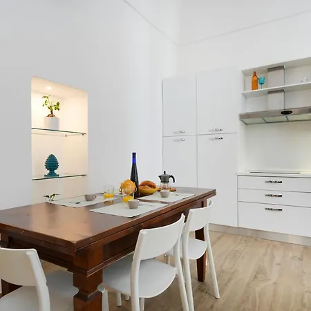 Oriens 24 - Comfy & Roomy Apartamento Bari